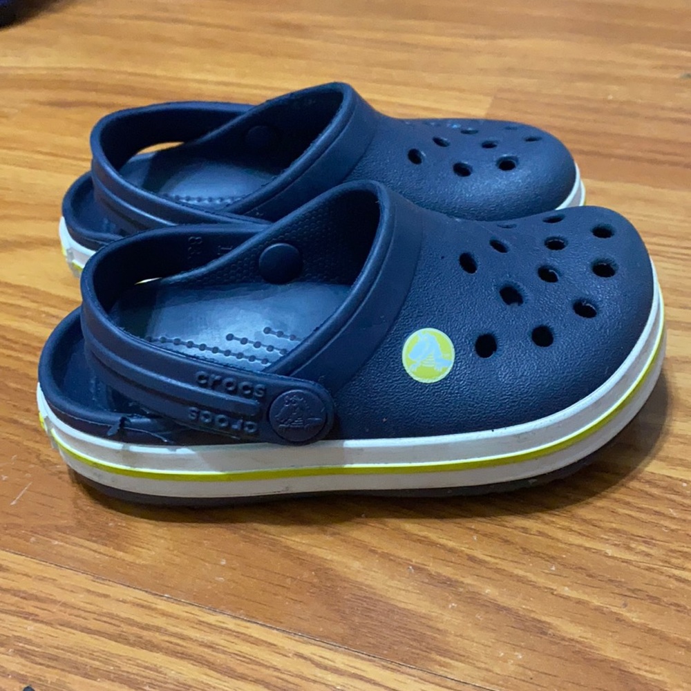 Toddler crocs